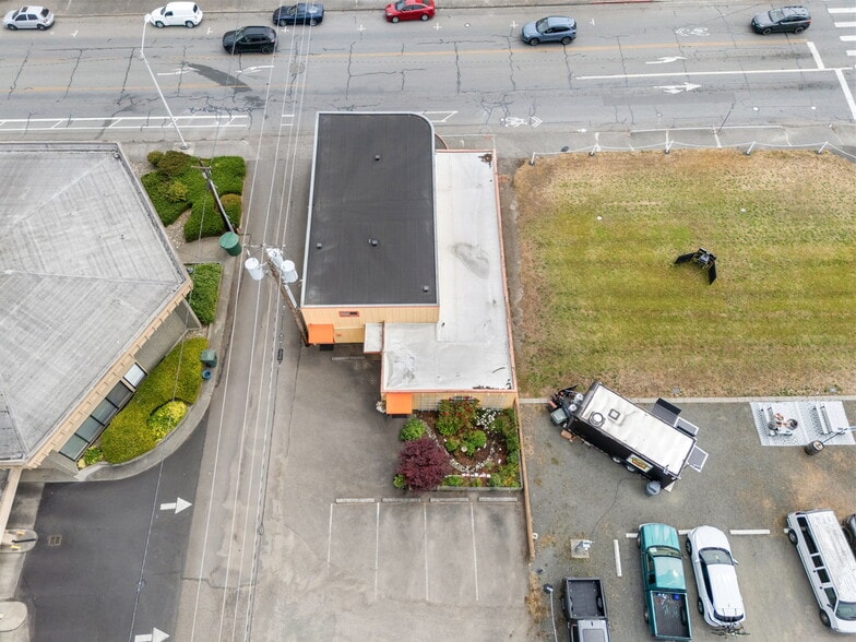 More Photos Of 710 S Lincoln St, Port Angeles General Retail For Sale