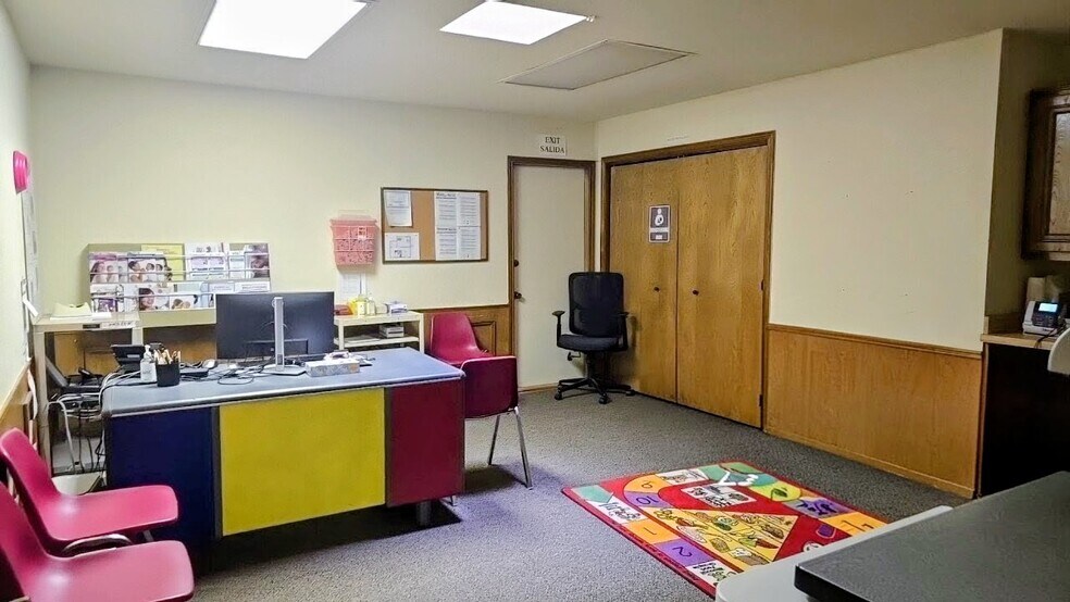 More Photos Of 212 N Church St, Jacksboro Warehouse For Sale