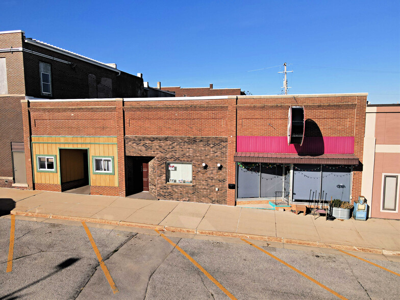 Primary Photo Of 115 Broad St, Reinbeck Office For Sale