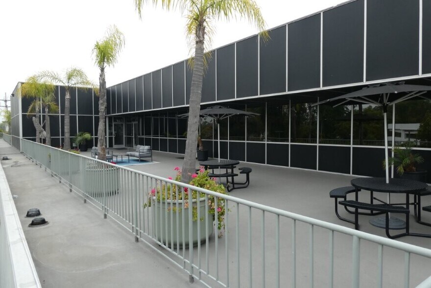 More Photos Of 6100-6120 San Fernando Rd, Glendale Office For Sale