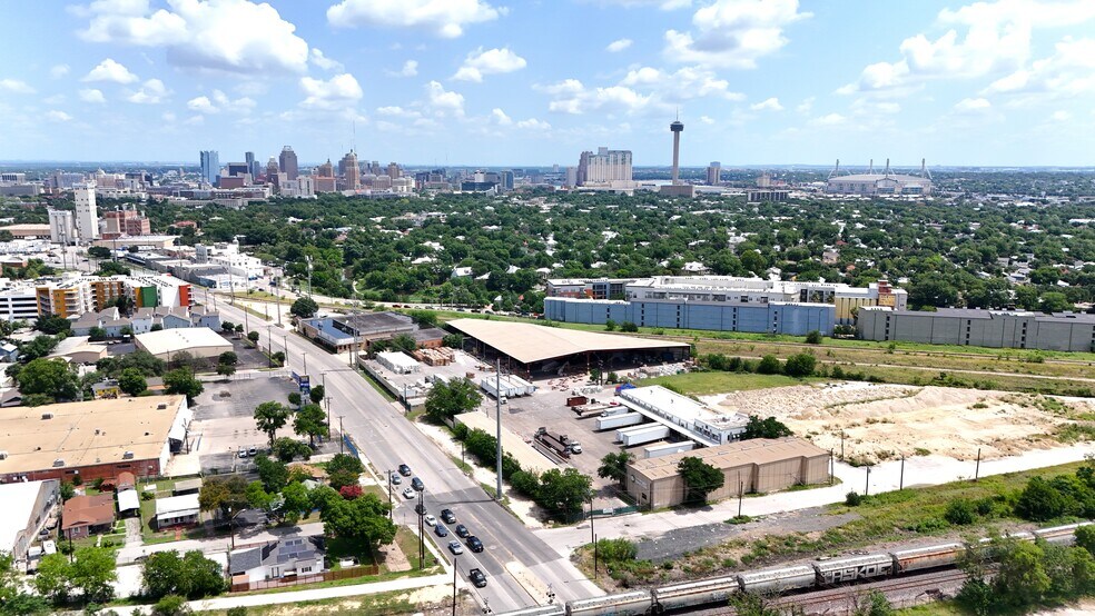 More Photos Of 400 Probandt St, San Antonio Manufacturing For Lease