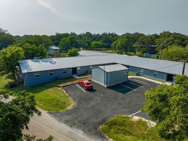 More Photos Of 618 Live Oak St, Blanco Apartments For Sale