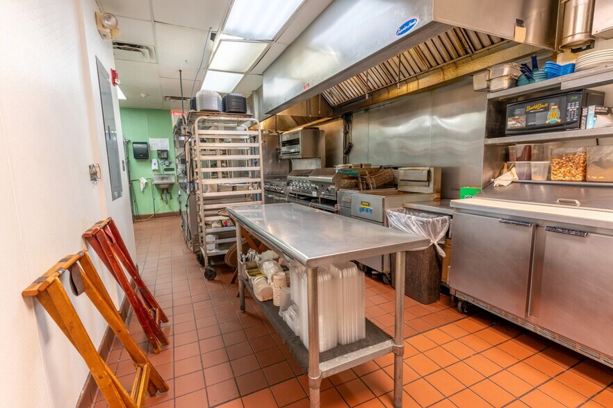 More Photos Of 30 S La Grange Rd, La Grange Restaurant For Sale