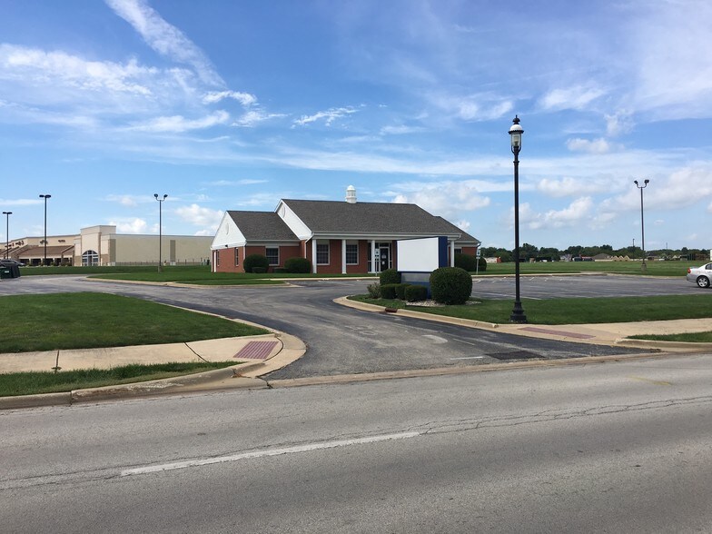 More Photos Of 461 Brown Blvd, Bourbonnais Medical For Lease