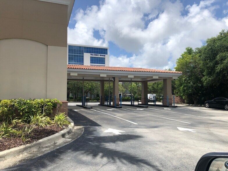 More Photos Of 690-698 Yamato Rd, Boca Raton Unknown For Lease