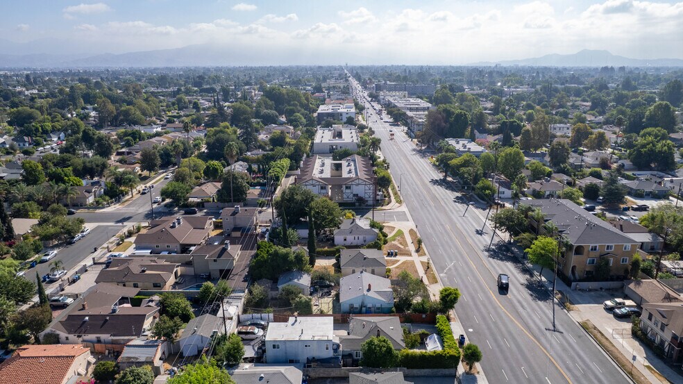 More Photos Of 14005 Victory Blvd, Van Nuys Multifamily For Sale