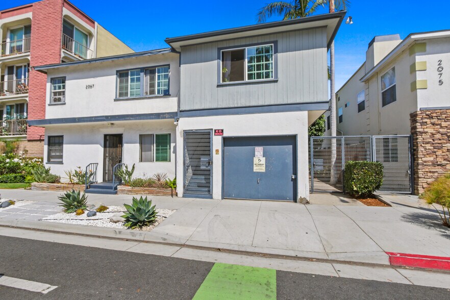 More Photos Of 2075 E Broadway, Long Beach Apartments For Sale