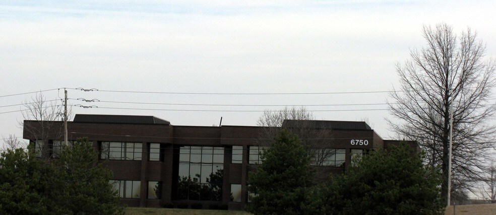 More Photos Of 6750 W 93rd St, Overland Park Office For Lease