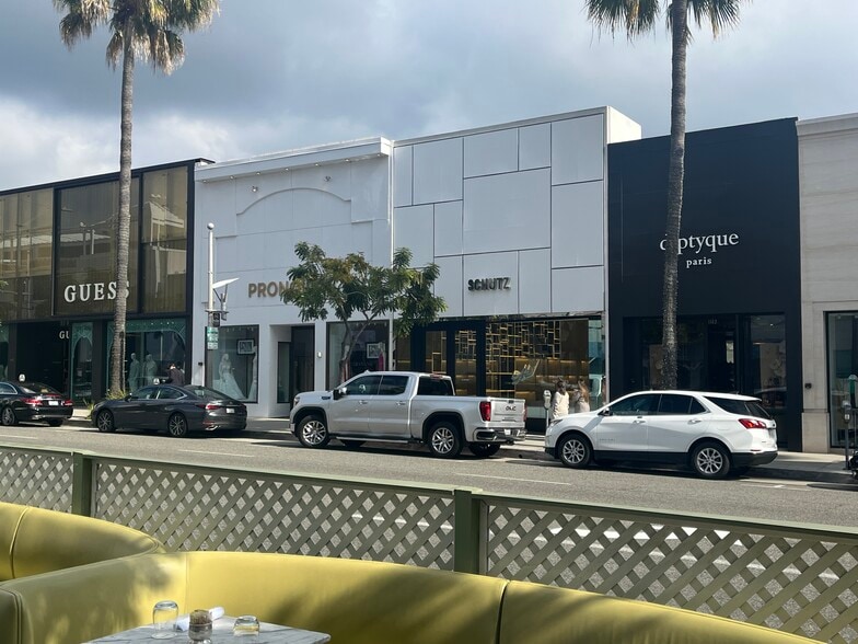 More Photos Of 300-312 N Beverly Dr, Beverly Hills Storefront For Lease