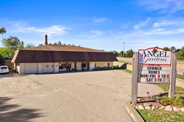 Primary Photo Of 2210 Kingston Rd, Wisconsin Rapids Storefront For Sale