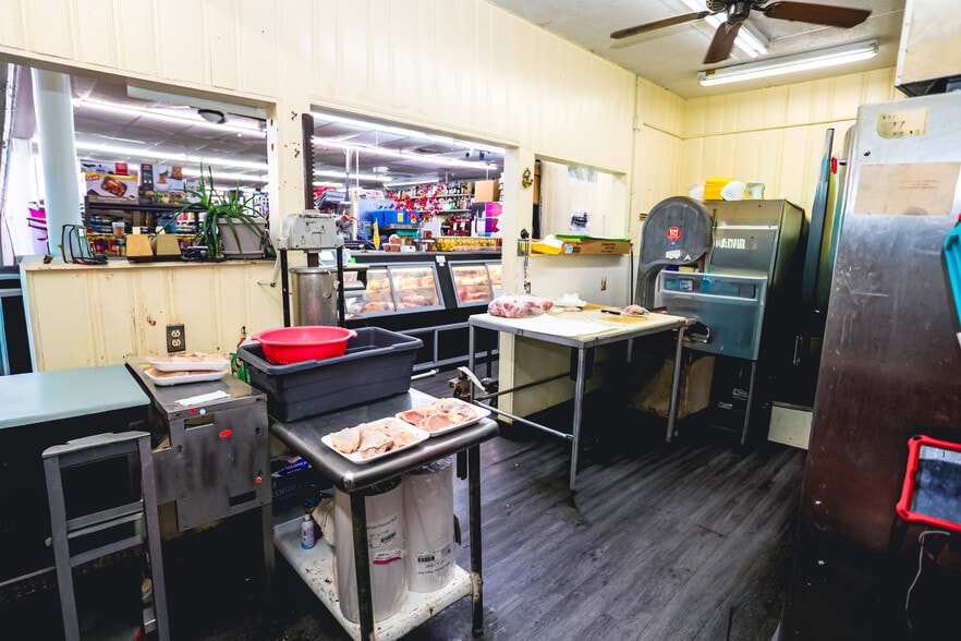 More Photos Of 9875 S Dixie Hwy, Erie Supermarket For Sale