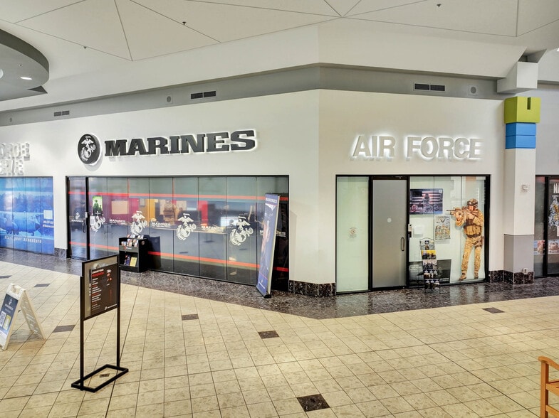 More Photos Of 2922-2930 Watson Blvd, Centerville Storefront For Sale