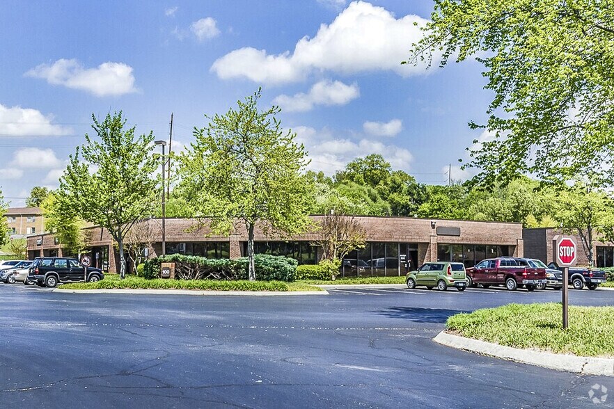 More Photos Of 900 E Hill Ave, Knoxville Office For Lease