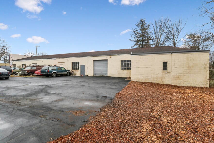 More Photos Of 1959 New York Ave, Huntington Station Auto Repair For Sale