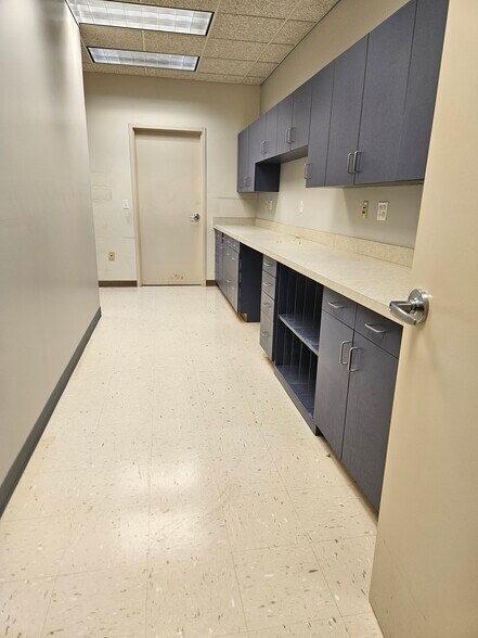 More Photos Of 1120 Professional Blvd, Evansville Office For Sale