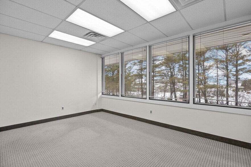 More Photos Of 1410 Hooper Ave, Toms River Office For Lease