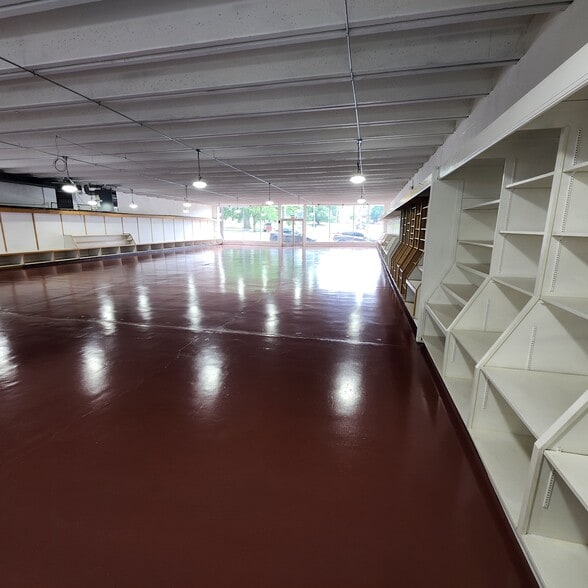 More Photos Of 4802 Charlotte Pike, Nashville Storefront For Lease