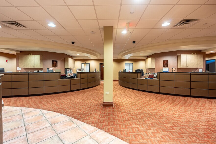 More Photos Of 16105 S La Grange Rd, Orland Park Medical For Lease