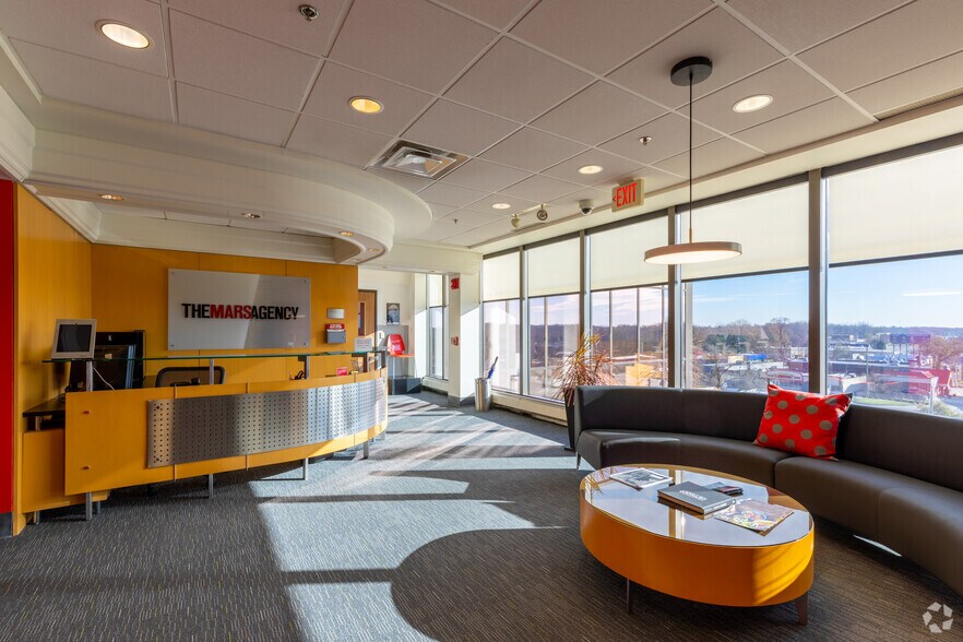 More Photos Of 25200 Telegraph Rd, Southfield Office For Lease