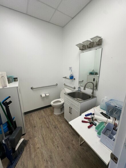 More Photos Of 22715 Washington St, Leonardtown Office For Lease