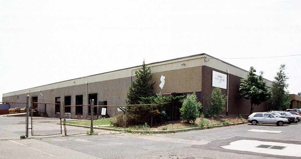 More Photos Of 11 Edgeboro Rd, East Brunswick Manufacturing For Lease