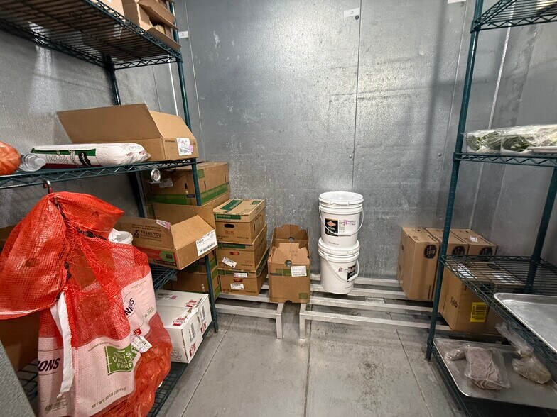 More Photos Of 928 Main St, Columbia Restaurant For Lease