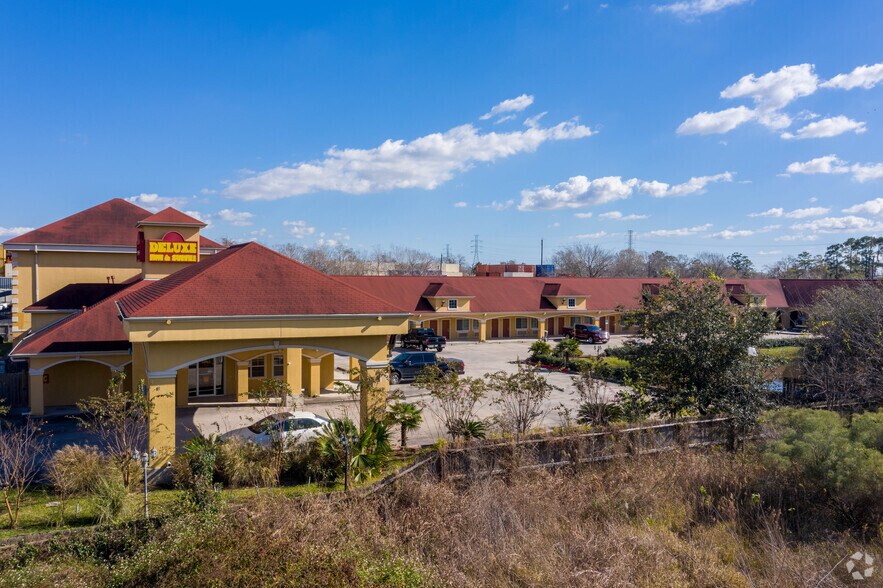 Primary Photo Of 15830 E Freeway Service Rd, Channelview Hotel For Sale