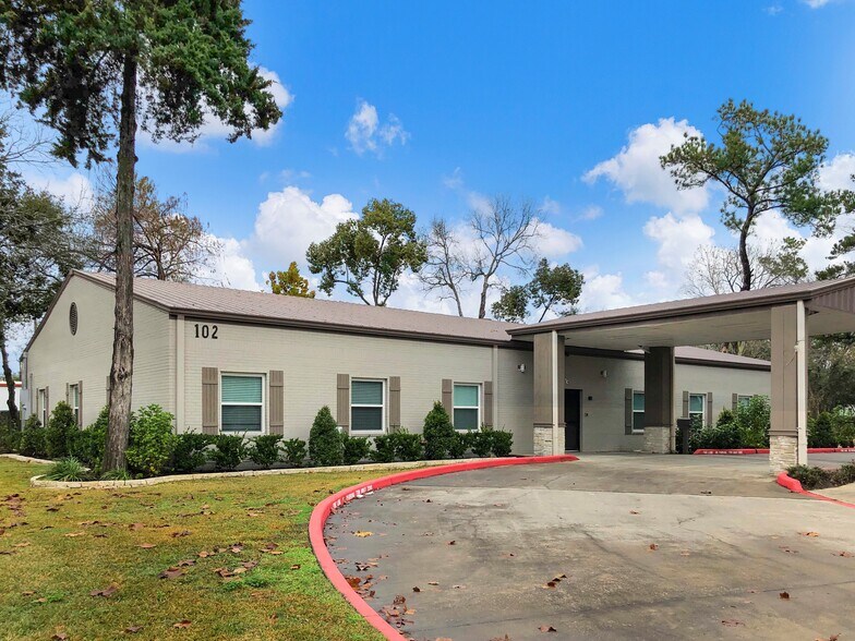 More Photos Of 102 E Walker St, League City Office For Lease