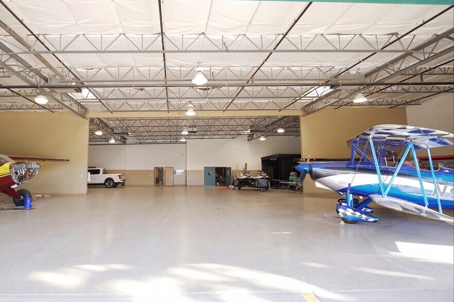 More Photos Of 4143 W Venus Way, Chandler Airplane Hangar For Sale