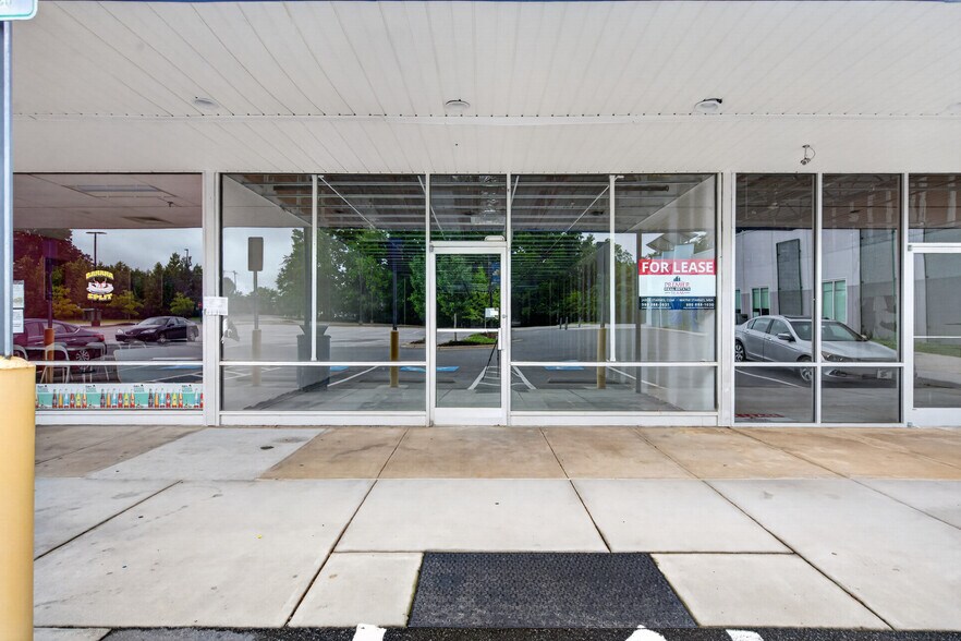 More Photos Of 439-489 N Cannon Blvd, Kannapolis Unknown For Lease