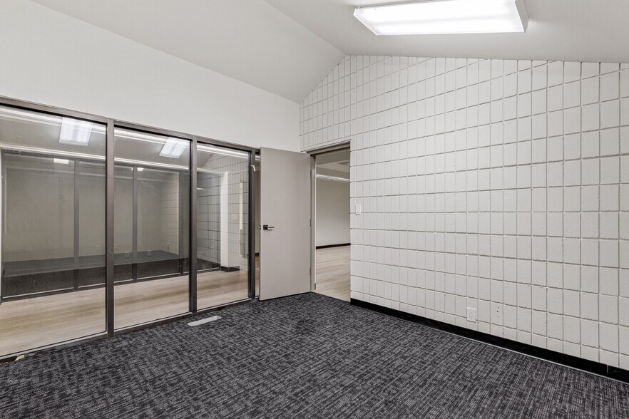 More Photos Of 1515 S Boulder Ave, Tulsa Office For Lease