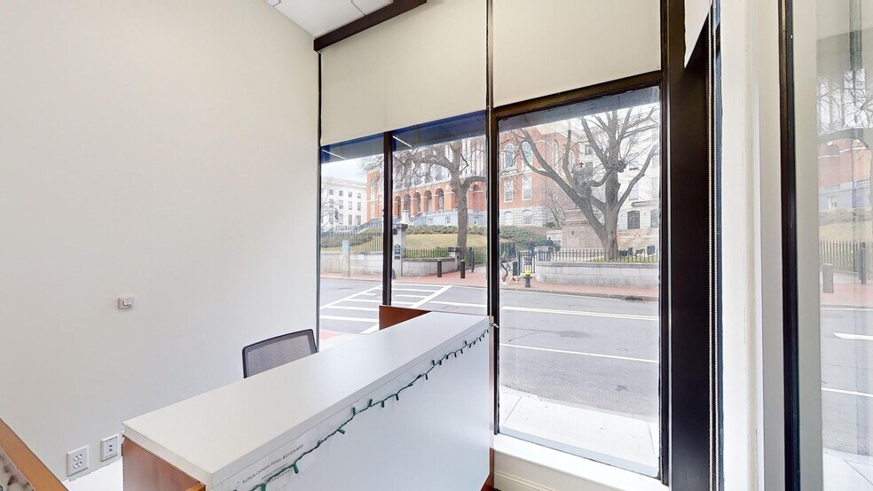 More Photos Of 22 Beacon St, Boston Storefront Retail Office For Lease