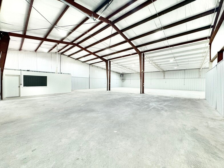 More Photos Of 1919 S Santa Fe Ave, Oklahoma City Industrial For Sale