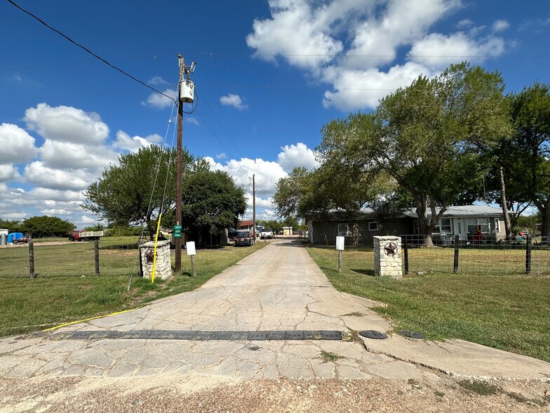 More Photos Of 2201 Hendrickson Ln, Chappell Hill Warehouse For Sale