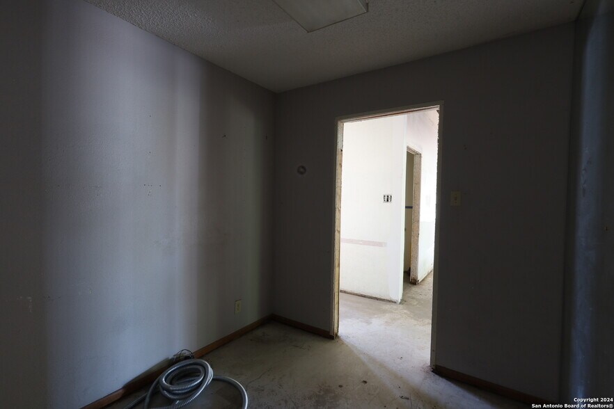 More Photos Of 13622 NW Military Hwy, Shavano Park Medical For Sale