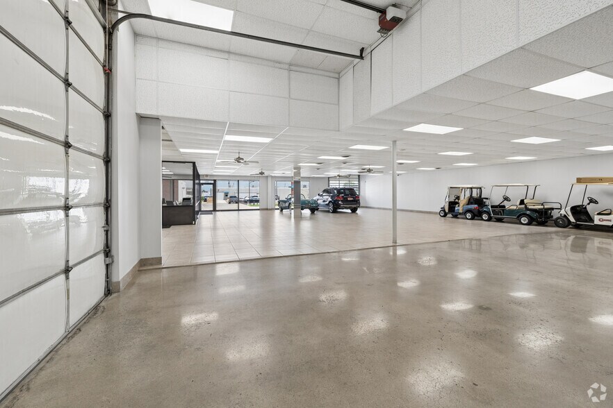 More Photos Of 7682 E 46th Pl, Tulsa Auto Dealership For Lease