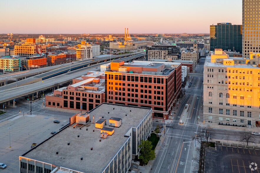 More Photos Of 507 E Michigan St, Milwaukee Office For Lease