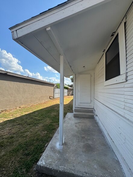 More Photos Of 4219 S Presa St, San Antonio General Retail For Sale