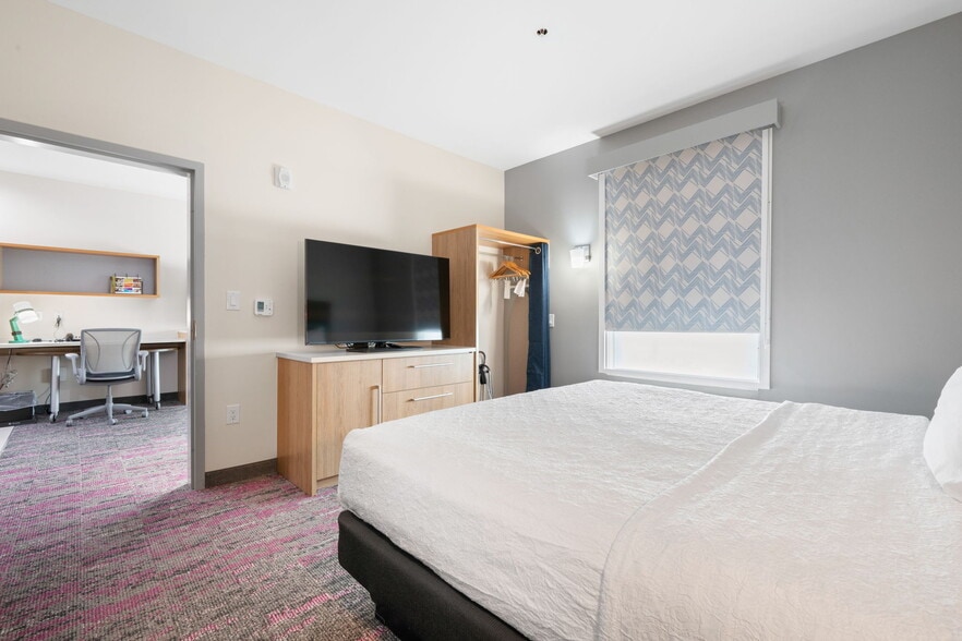 More Photos Of 5401 SW Loop 820, Fort Worth Hotel For Sale