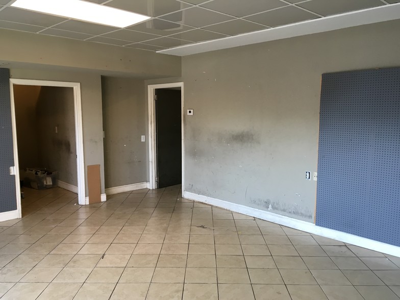 More Photos Of 936 Savannah Hwy, Charleston Freestanding For Lease