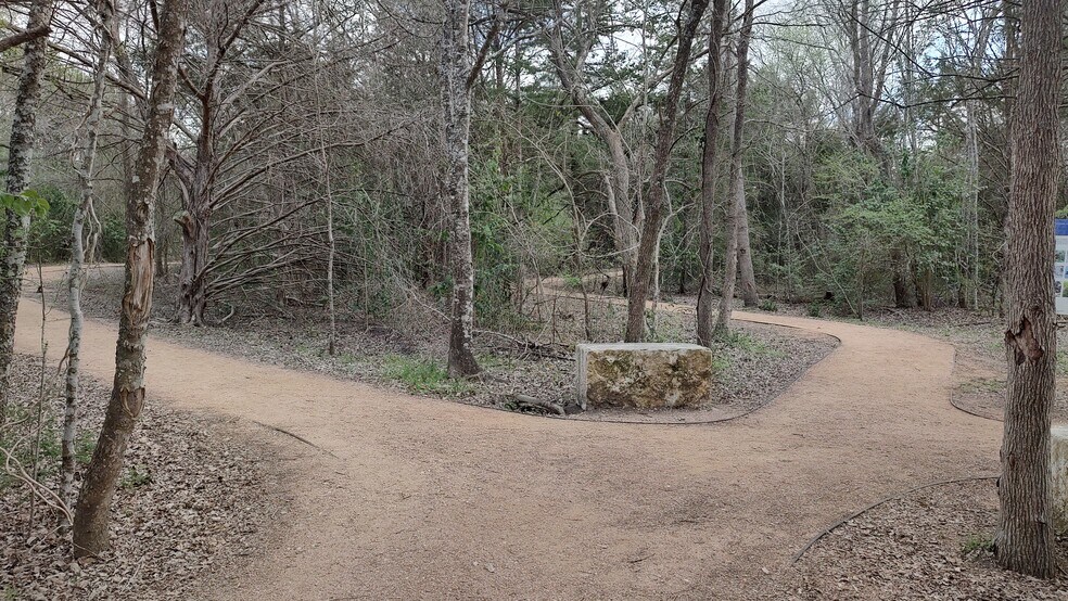 More Photos Of 1703 N Park St, Brenham Land For Sale