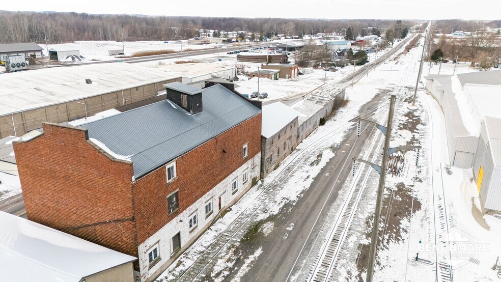 More Photos Of 4017 Railroad, Williamson Warehouse For Sale