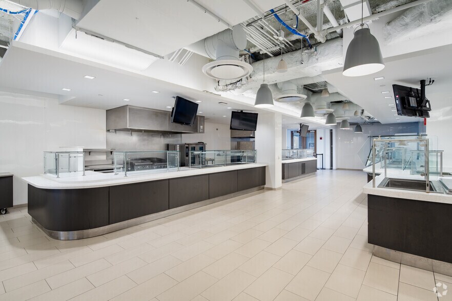 More Photos Of 1600 McConnor Pky, Schaumburg Office For Lease