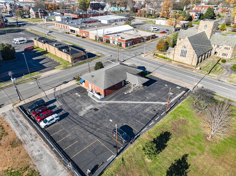 More Photos Of 630 Jefferson St, Paducah Office For Sale