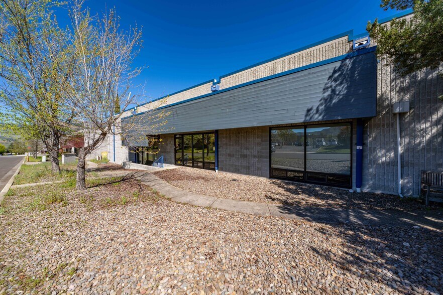 More Photos Of 710 Jefferson Ave, Ashland Light Manufacturing For Lease