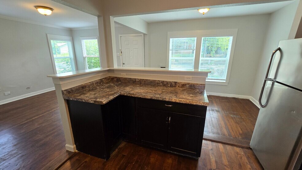 More Photos Of 261 Claremont Ave, San Antonio Multifamily For Sale