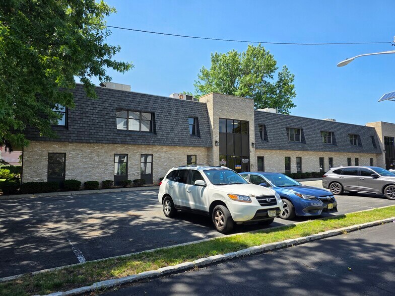 More Photos Of 329 Belleville Ave, Bloomfield Medical For Lease