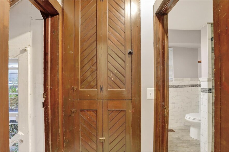 More Photos Of 55 E Front St, Keyport Office For Sale