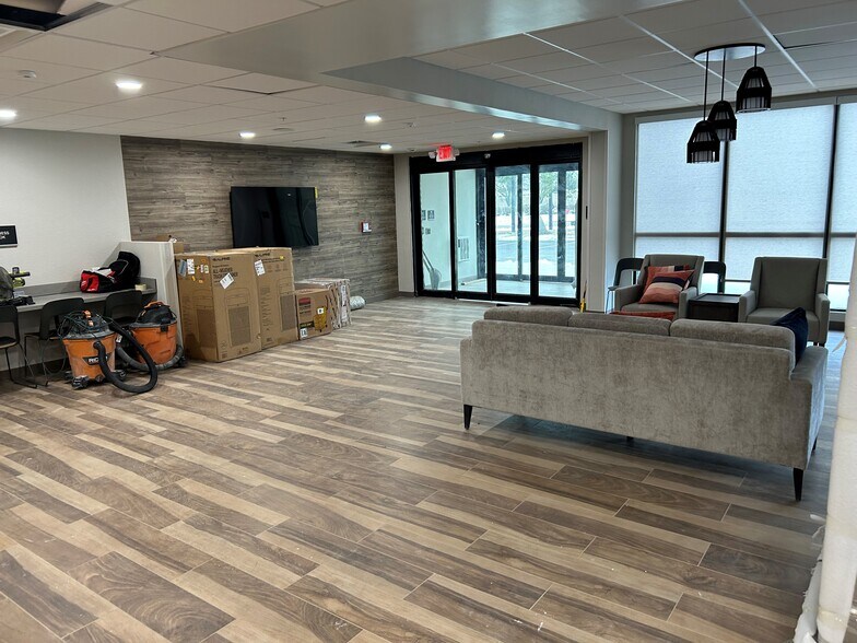 More Photos Of 1100 Mediterranean Ave, Columbus Hotel For Sale