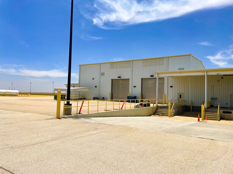 More Photos Of 2625 Co 180 rd, Garden City Manufacturing For Sale